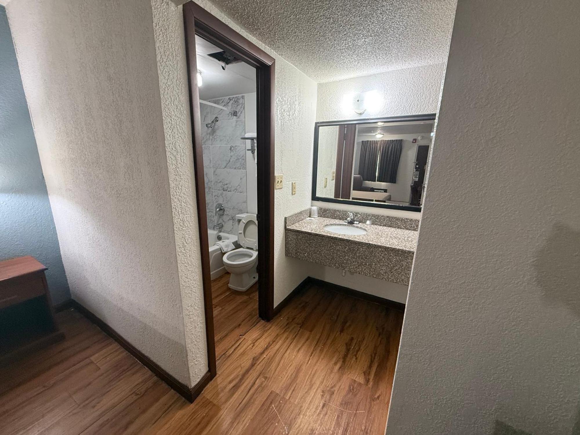 Relax Inn & Suites Mattoon Экстерьер фото